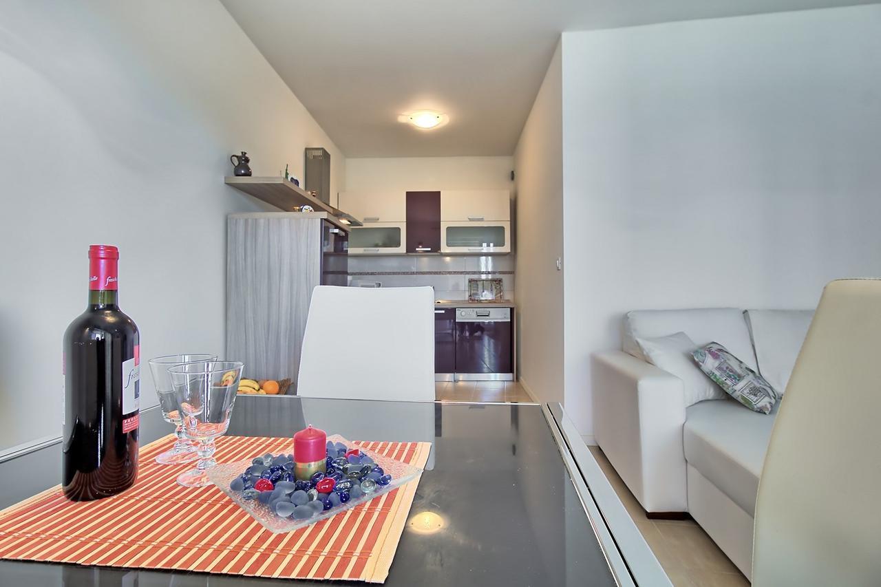 Summertime House With Apartment Umag Eksteriør bilde