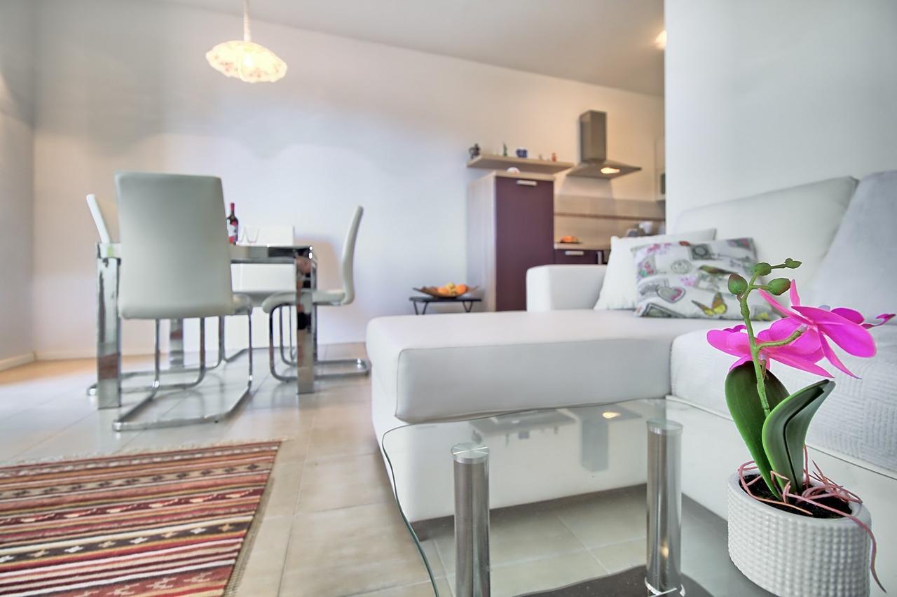 Summertime House With Apartment Umag Eksteriør bilde