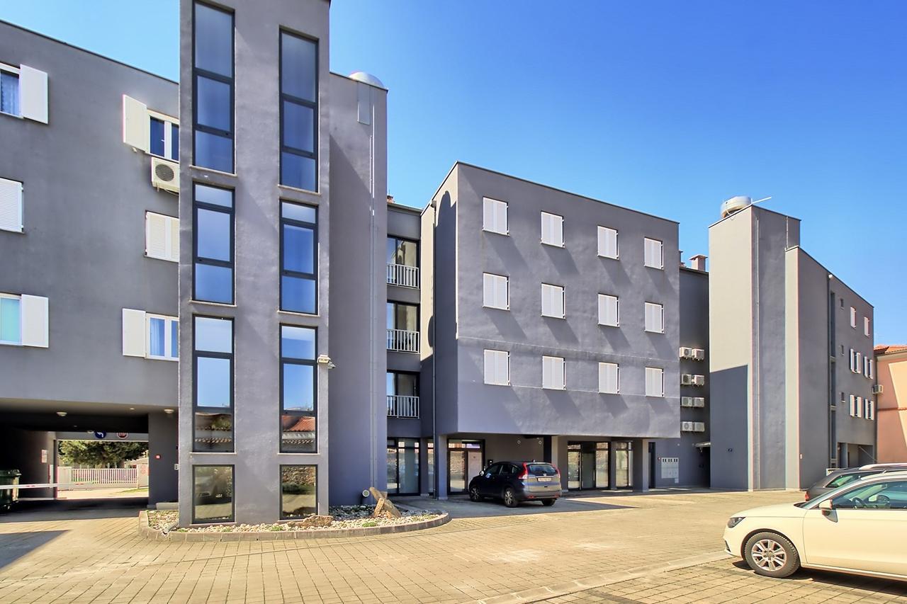 Summertime House With Apartment Umag Eksteriør bilde