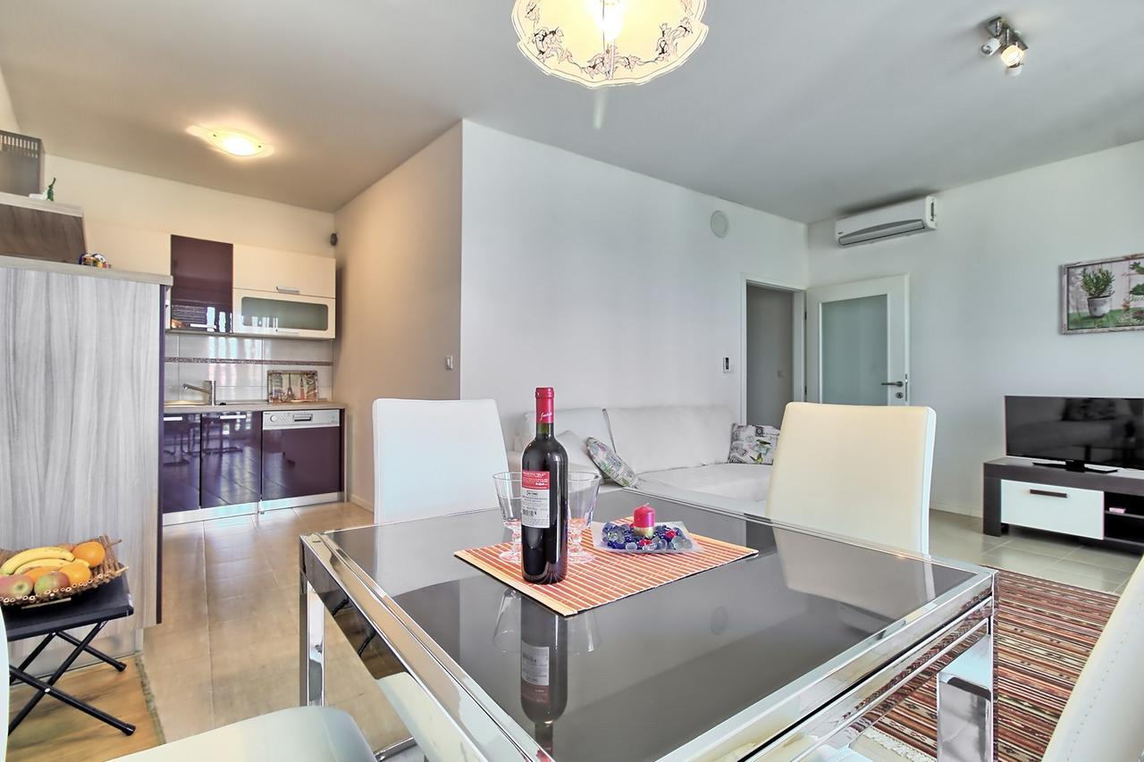 Summertime House With Apartment Umag Eksteriør bilde